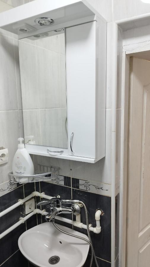 Small Apartment Private Bathroom Strong Wi-Fi 贝尔格莱德 外观 照片