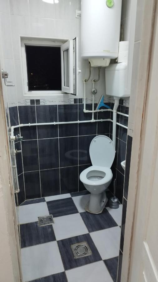 Small Apartment Private Bathroom Strong Wi-Fi 贝尔格莱德 外观 照片
