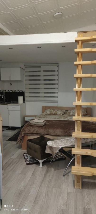 Small Apartment Private Bathroom Strong Wi-Fi 贝尔格莱德 外观 照片
